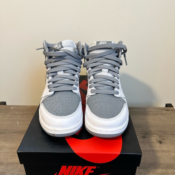 Grade School Air Jordan 1 ‘Stealth’ Shoes - Picture 2 of 7